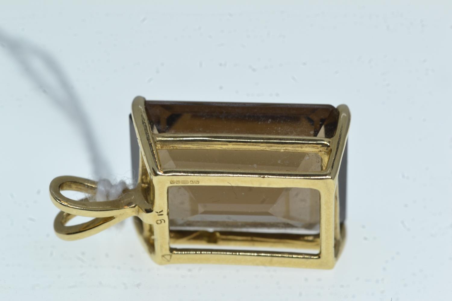 9ct gold & smokey quartz pendant, length including bale 29mm, 4.6 grams  - Image 2 of 3