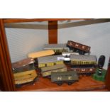 Hornby O' gauge Pullman coaches &amp; others &amp; an Astra signal (12)