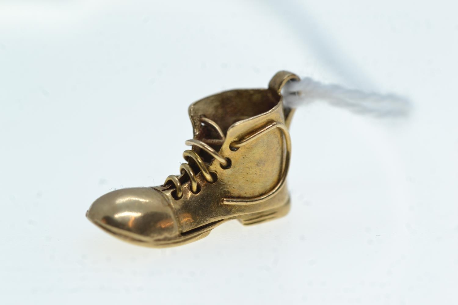 9ct gold old boot charm, 3 grams  - Image 2 of 3