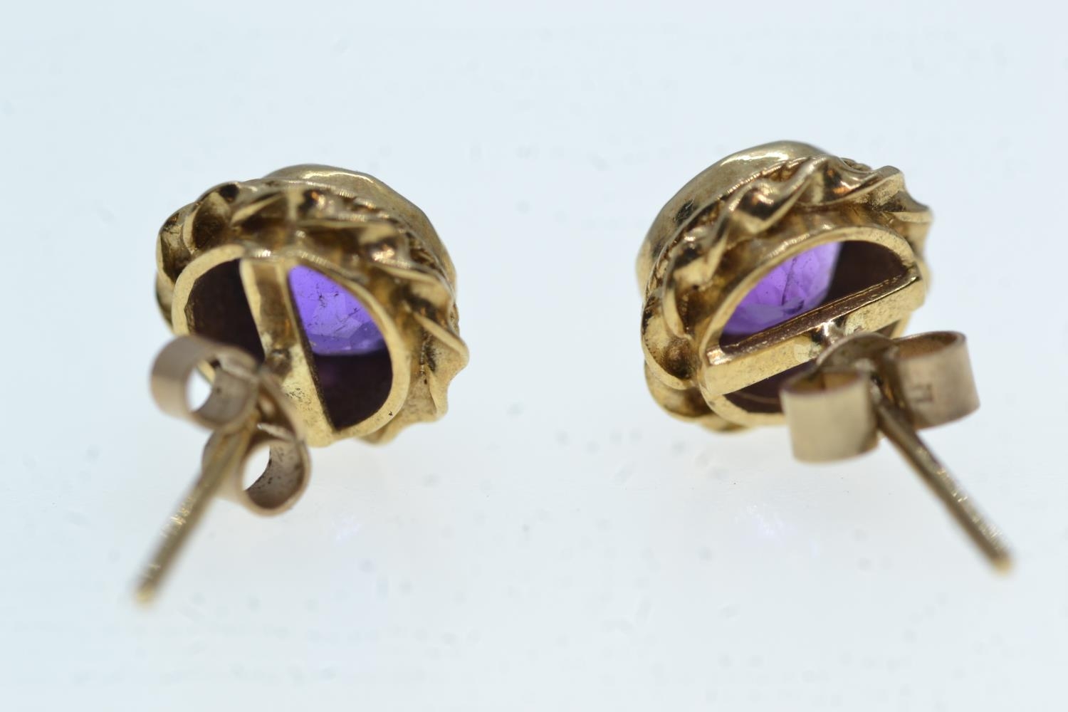 9ct gold & amethyst ring & earrings set, ring size P, gross weight 7.55 grams  - Image 3 of 7