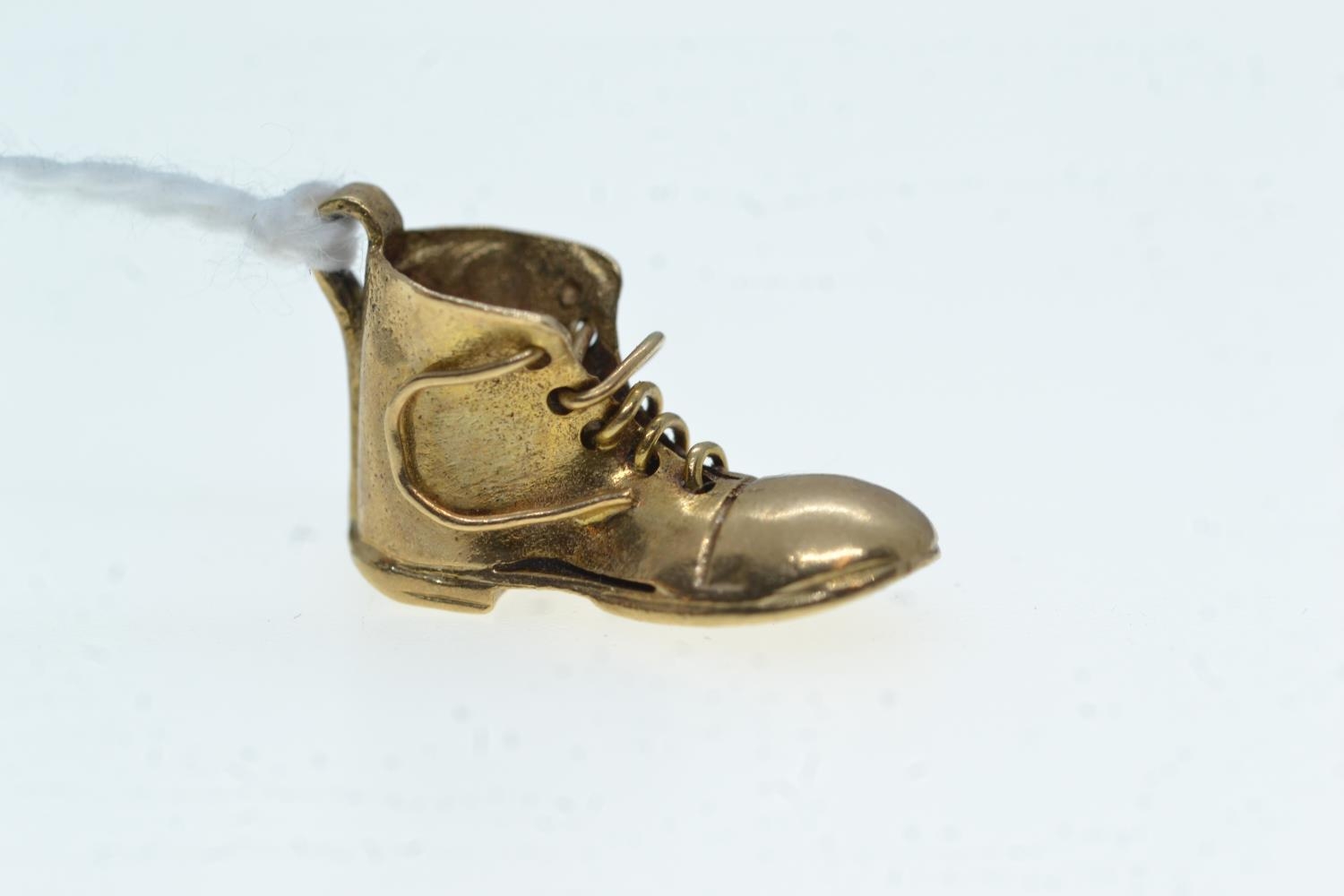 9ct gold old boot charm, 3 grams 