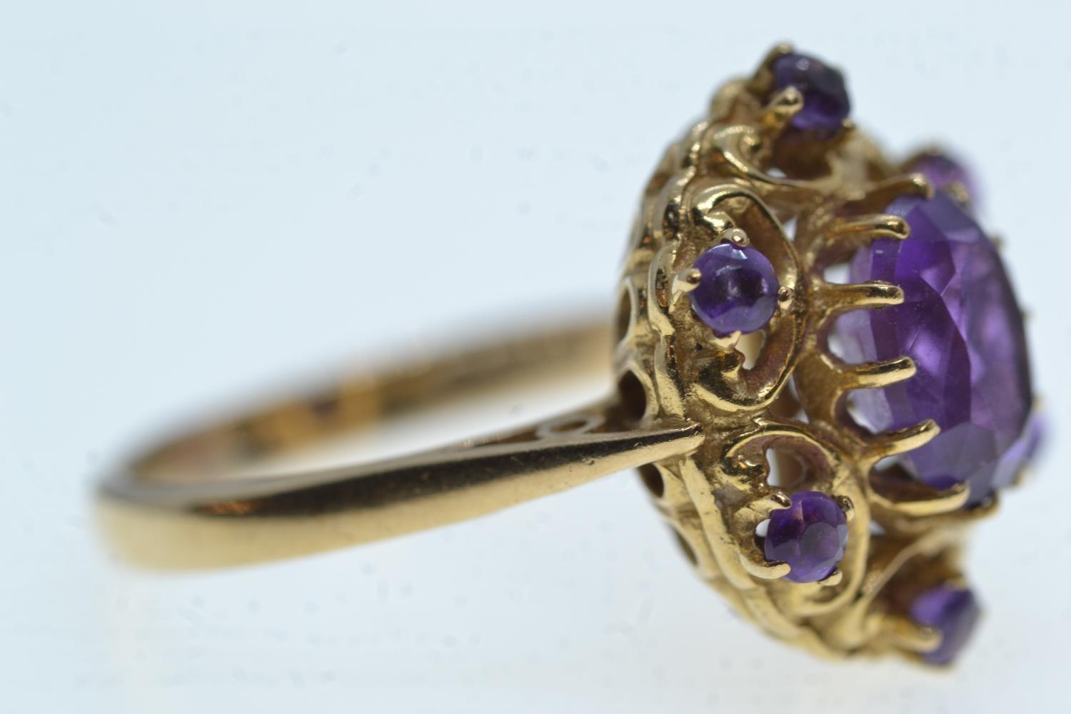 9ct gold & amethyst ring & earrings set, ring size P, gross weight 7.55 grams  - Image 6 of 7