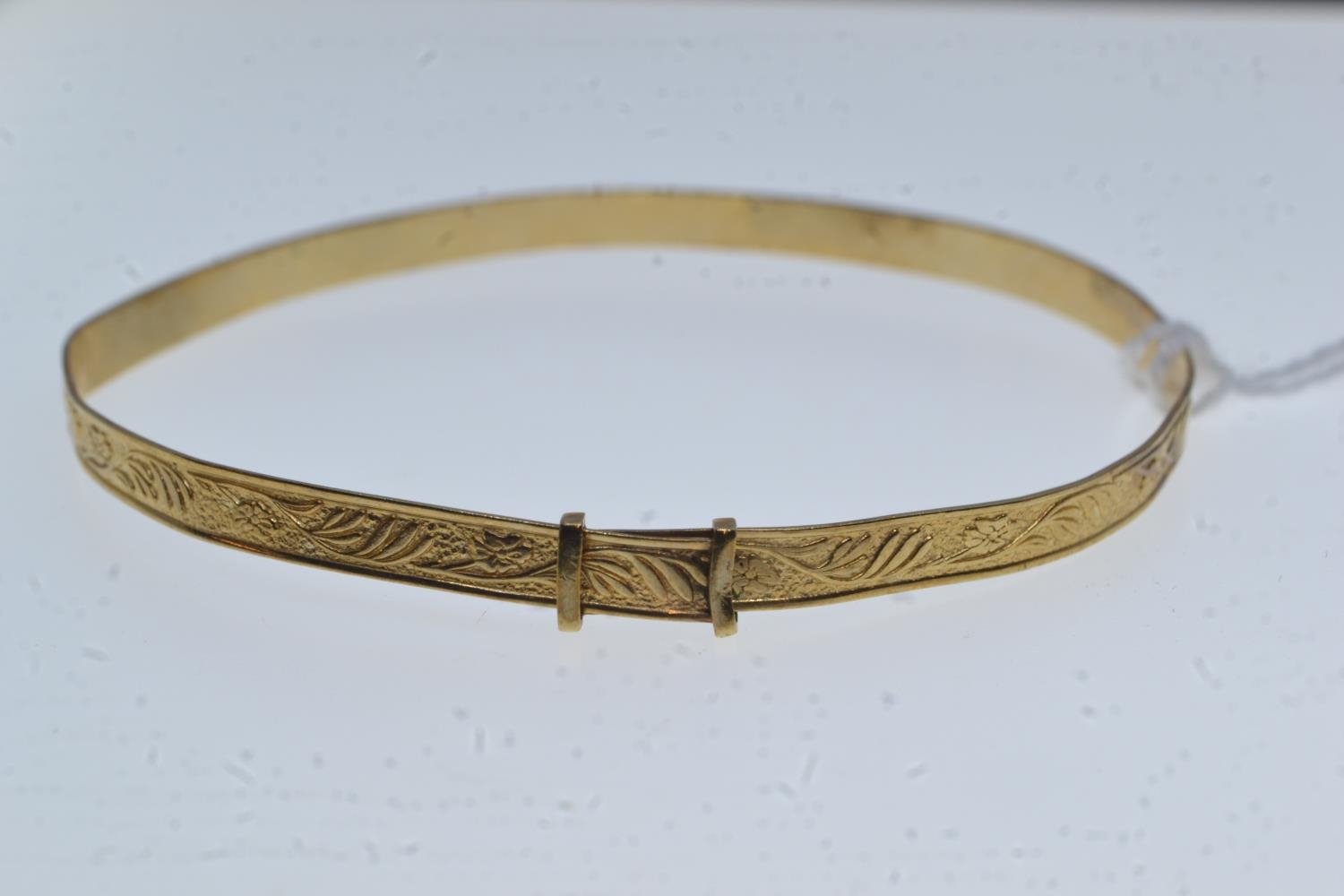 9ct gold bangle, inner width approximately 65mm, 5.31 grams 