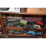 Quantity of 00 gauge track with plastic carriages, 2 Burago cars etc