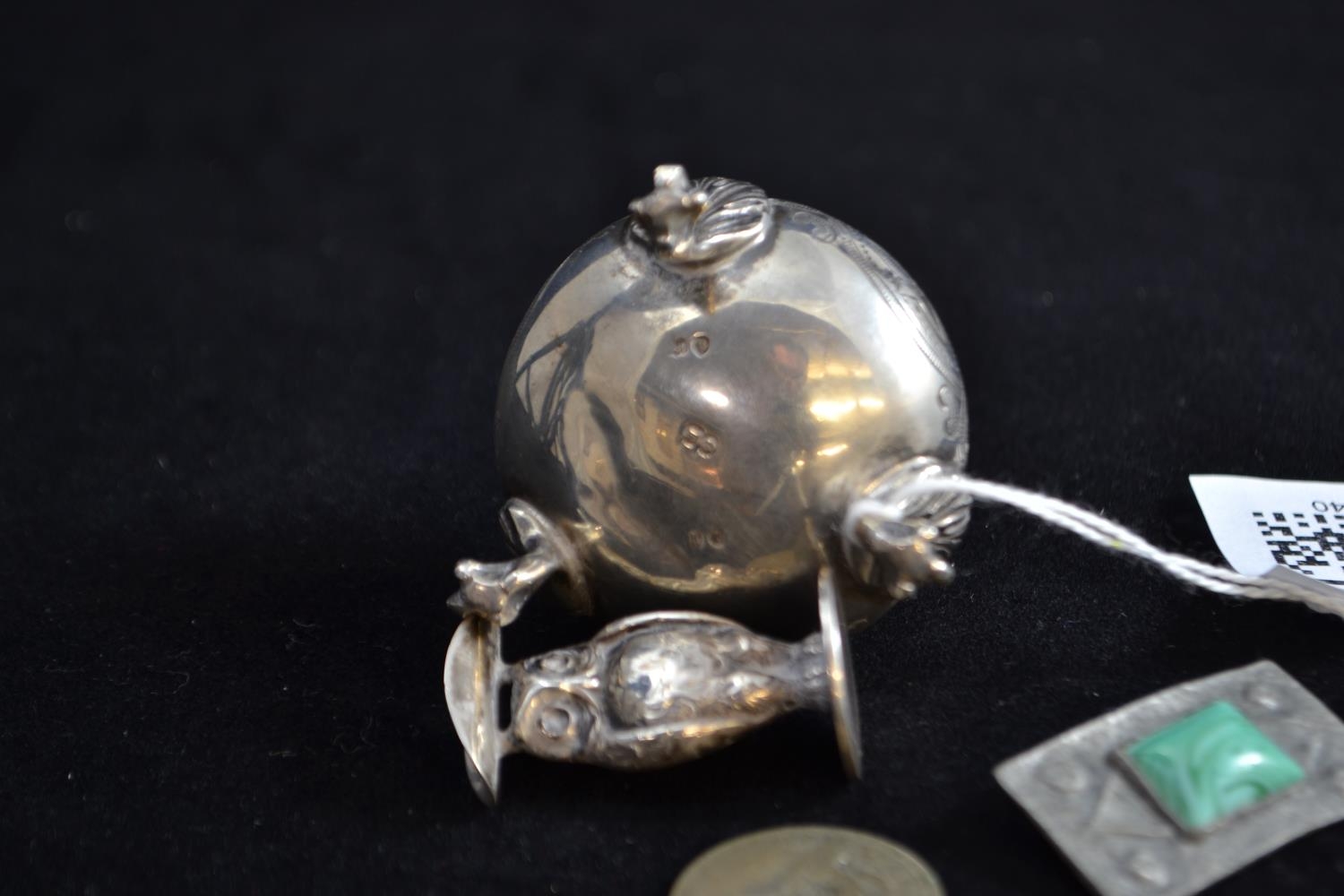 Victorian silver salt, maker's mark rubbed, London 1866, 30.5 grams, 800 silver owl, 3.5cm high, 192 - Image 2 of 2