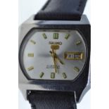 Seiko 5 stainless steel square-shaped&nbsp;automatic watch with day date aperture, 21 jewels, case w