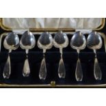 Cased set of six silver teaspoons, Viner's Ltd, Sheffield 1939, gross weight 78.57 grams