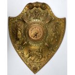 Große historistische Wanduhr, Deutschland, Ende 19. Jh.Großes Schild, Messingblech, Figuren