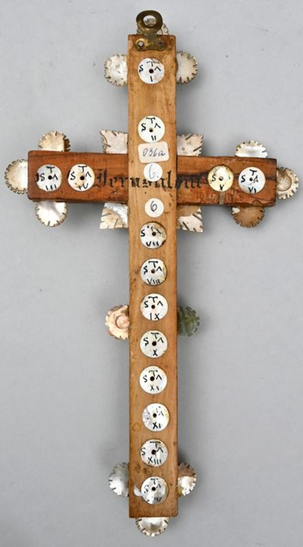 Perlmutt Kruzifix mit Christusfigur und trauernder Maria, JerusalemPerlmutt, Holz, Bronze/Mes - Bild 2 aus 2