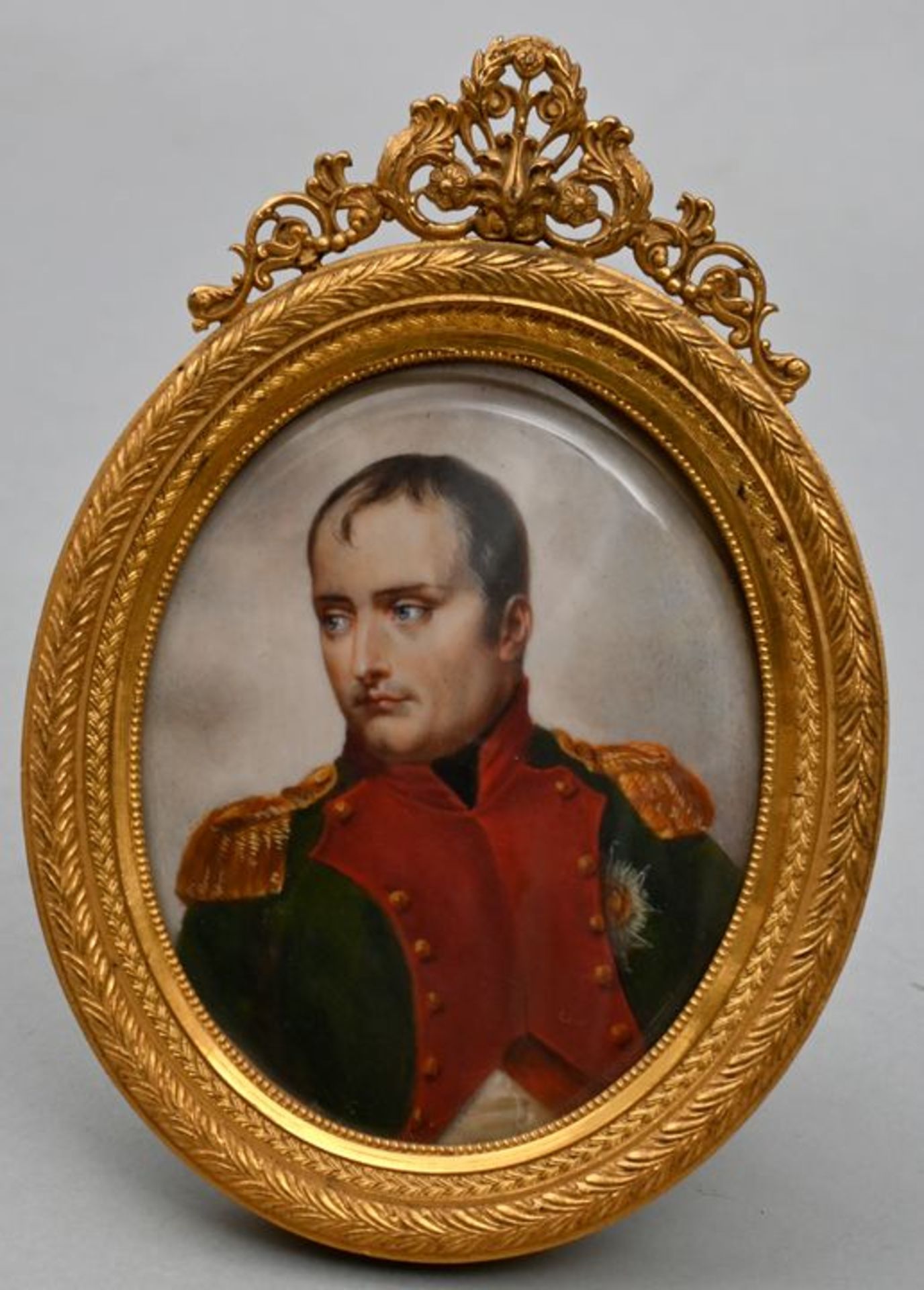 Miniaturmaler, wohl Frankreich, 19. Jh.Bildnis Napoleon Bonaparte. Deckfarben auf Elfenbein,