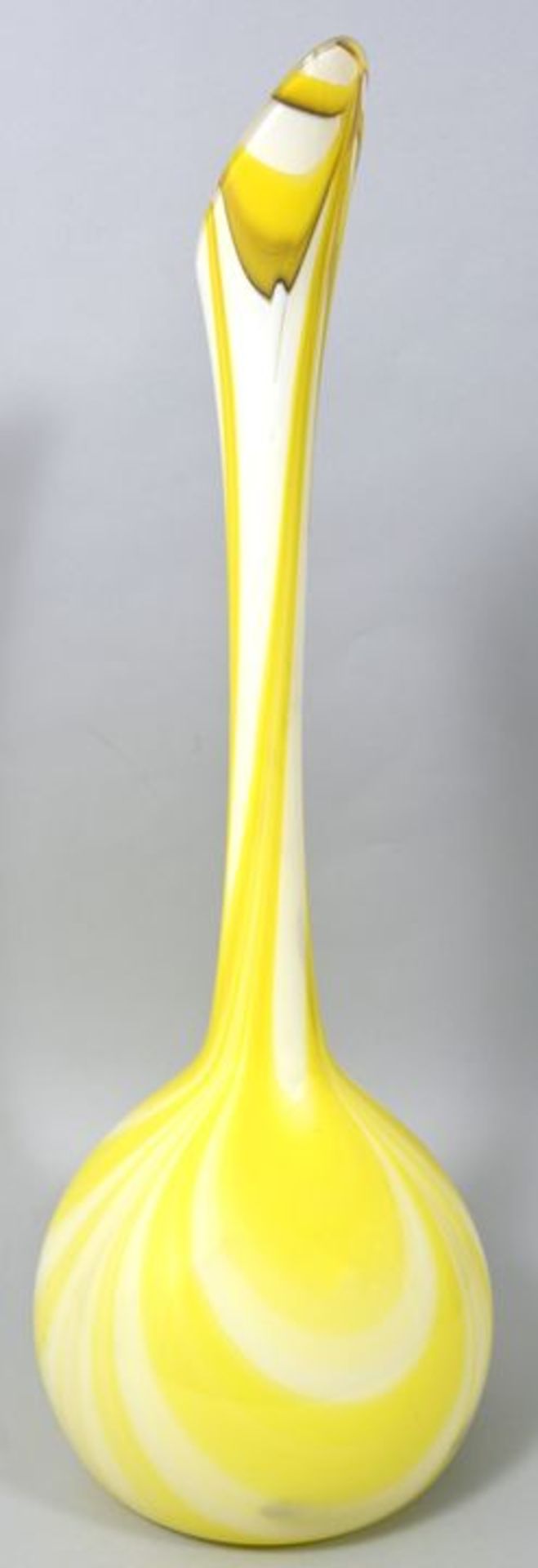 Bodenvase/ Soliflore, Murano (?), 20. Jh.Farbloses Glas, Unterfang Milchglas mit gelben Aufsc