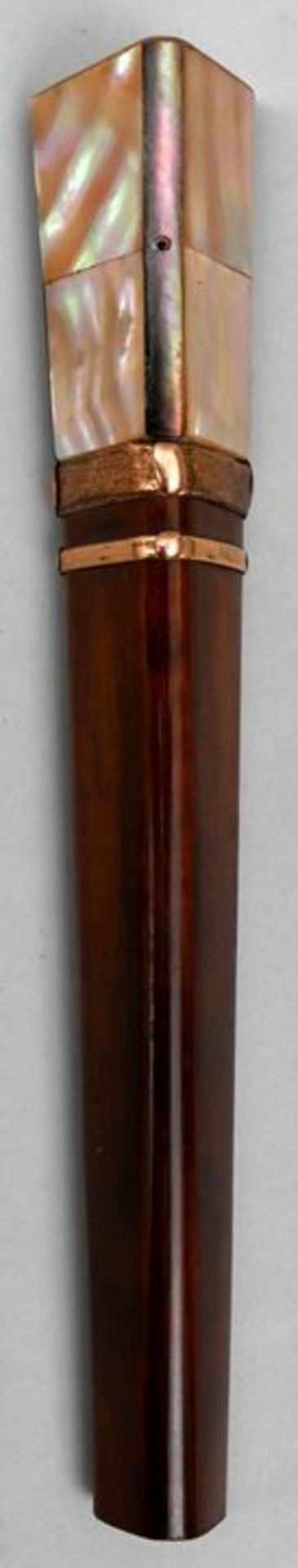 Stockgriff mit PerlmuttbesatzStempel "Double", Holz, Perlmutt, L. 19,5 cm Walking Stick with