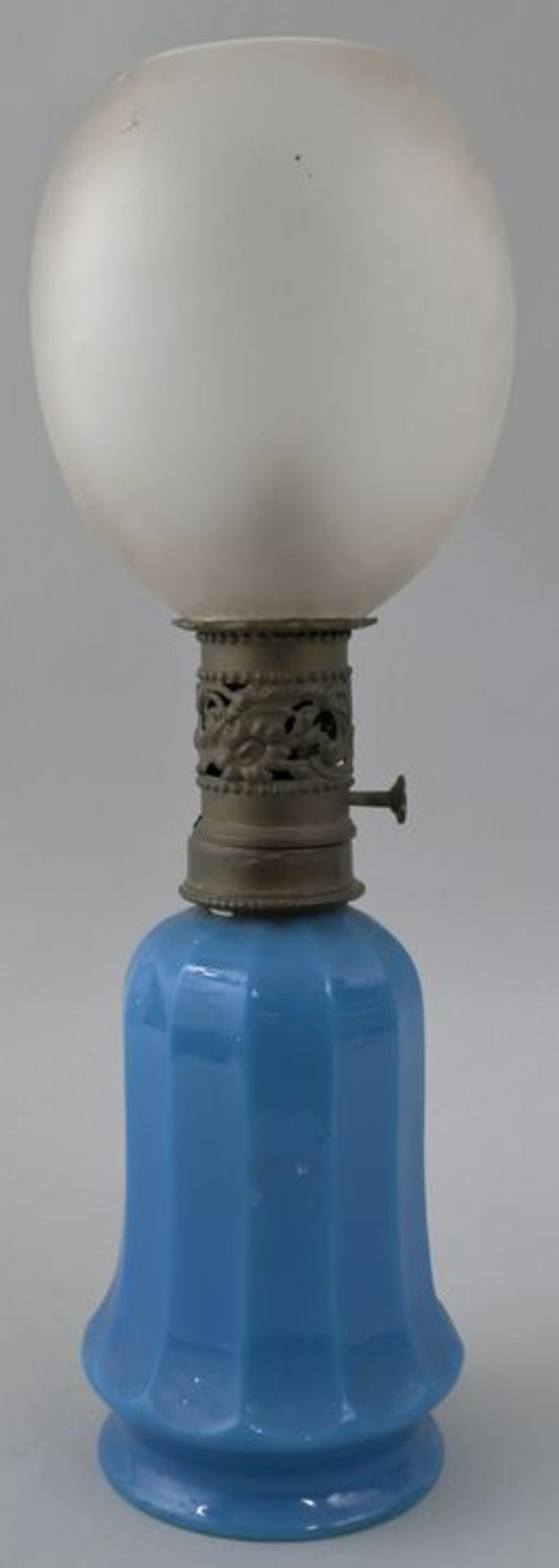 Tischlampe, in Teilen Mitte 19. Jh.Petroleumlampe, umgebaut & elektrifiziert. Fuß blaues opa