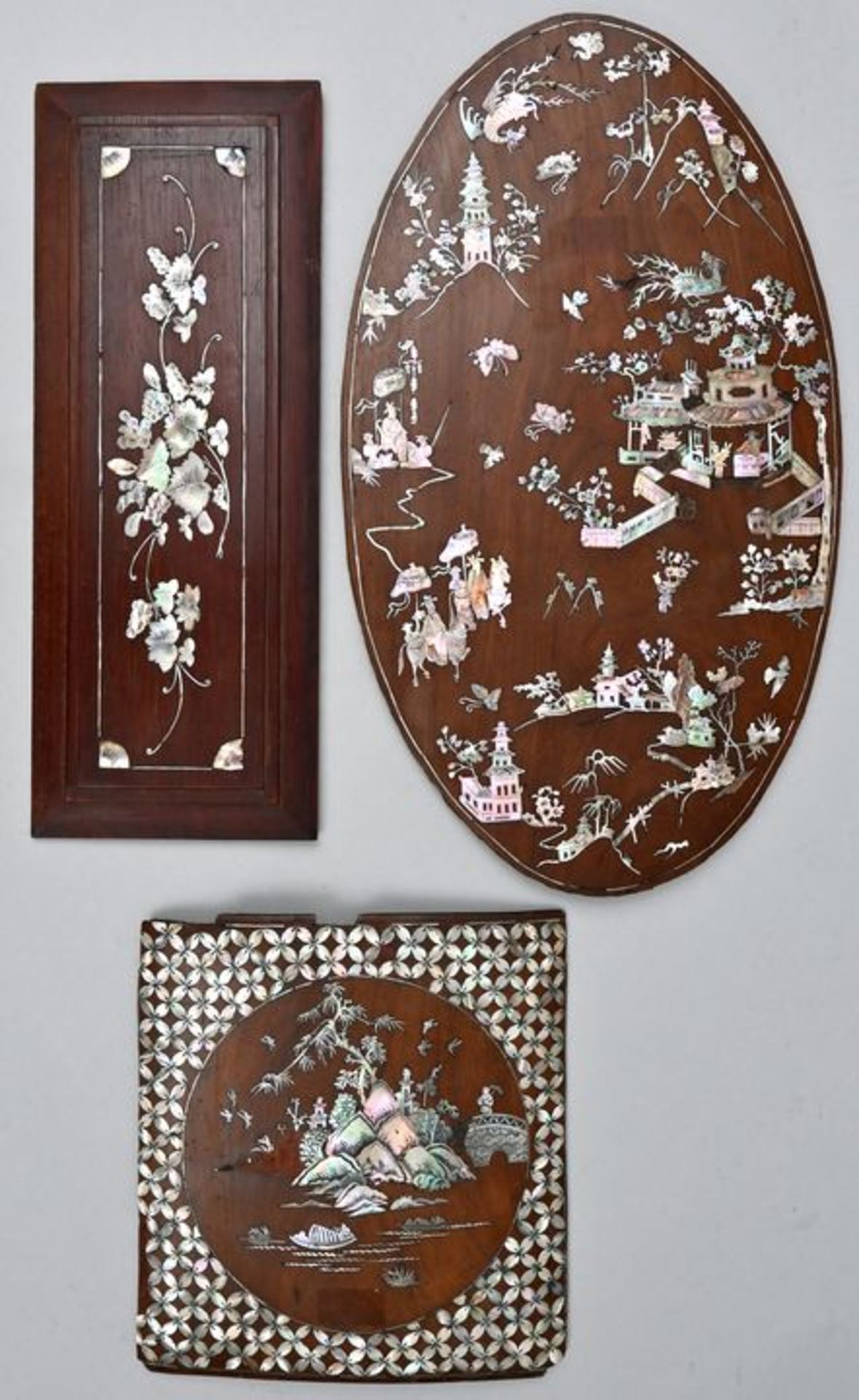 Drei Holzpaneele mit Perlmutteinlagen, asiatischHolz, Perlmutt (1) Florale Motive, Gebrauchss