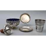 Konvolut Einzelteile, 20. Jh.a) 6 Glasuntersetzer, Silber 800, Italien, runde Form mit Kordel