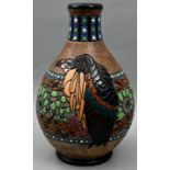 Große Vase, Turn-Teplitz, Amphora-Werke, um 1920Keramik, Reliefdekor: Geier , umlaufend dorn