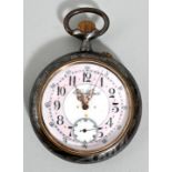 Großtaschenuhr, sog. Eisenbahneruhr, Ende 19. Jh.Versilbertes Metallgehäuse, tauschiert, ab