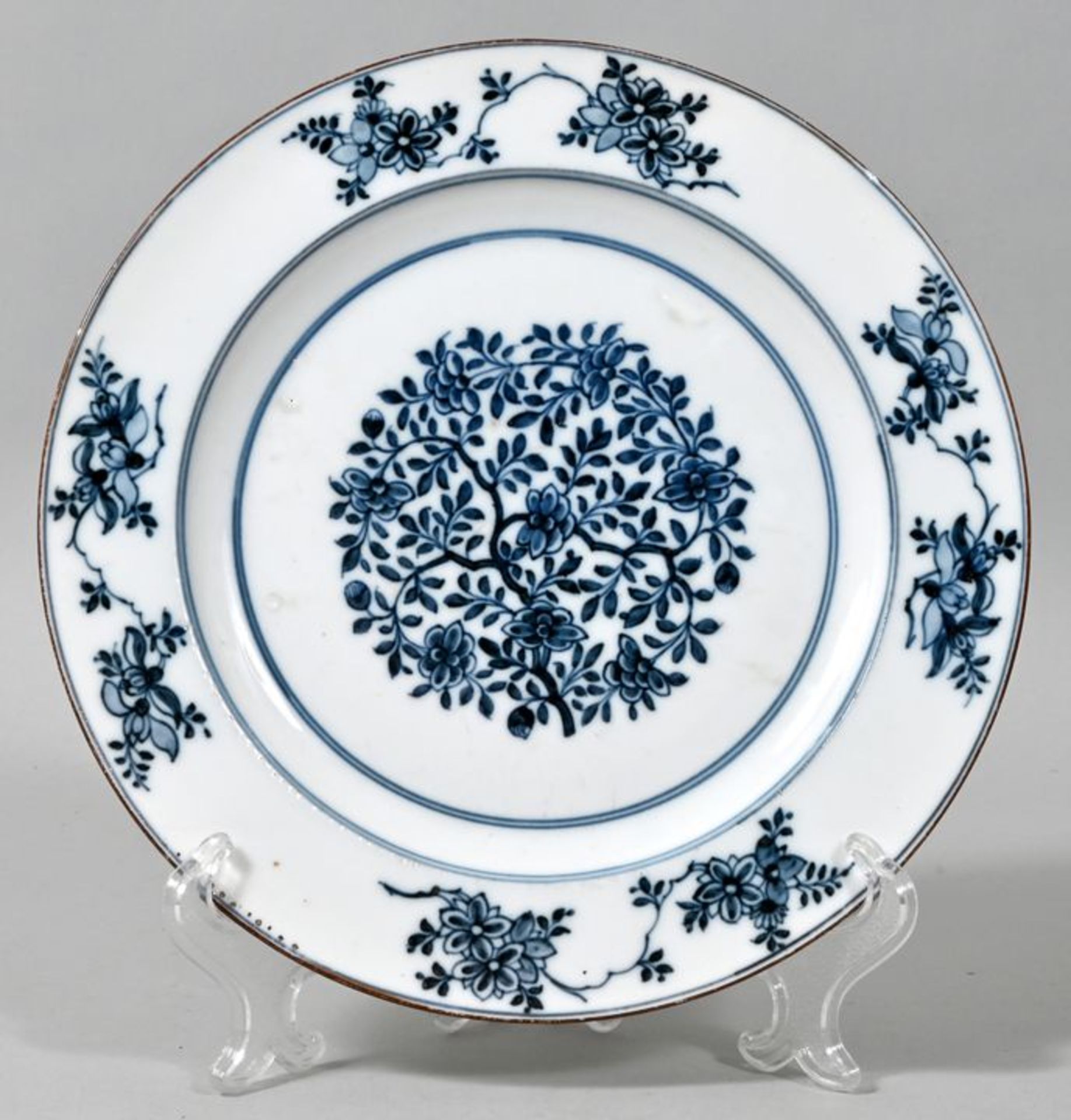 Teller, Meissen, 1774-1814 (Marcolini)Porzellan, glattrandige Form mit horizontal gestellter