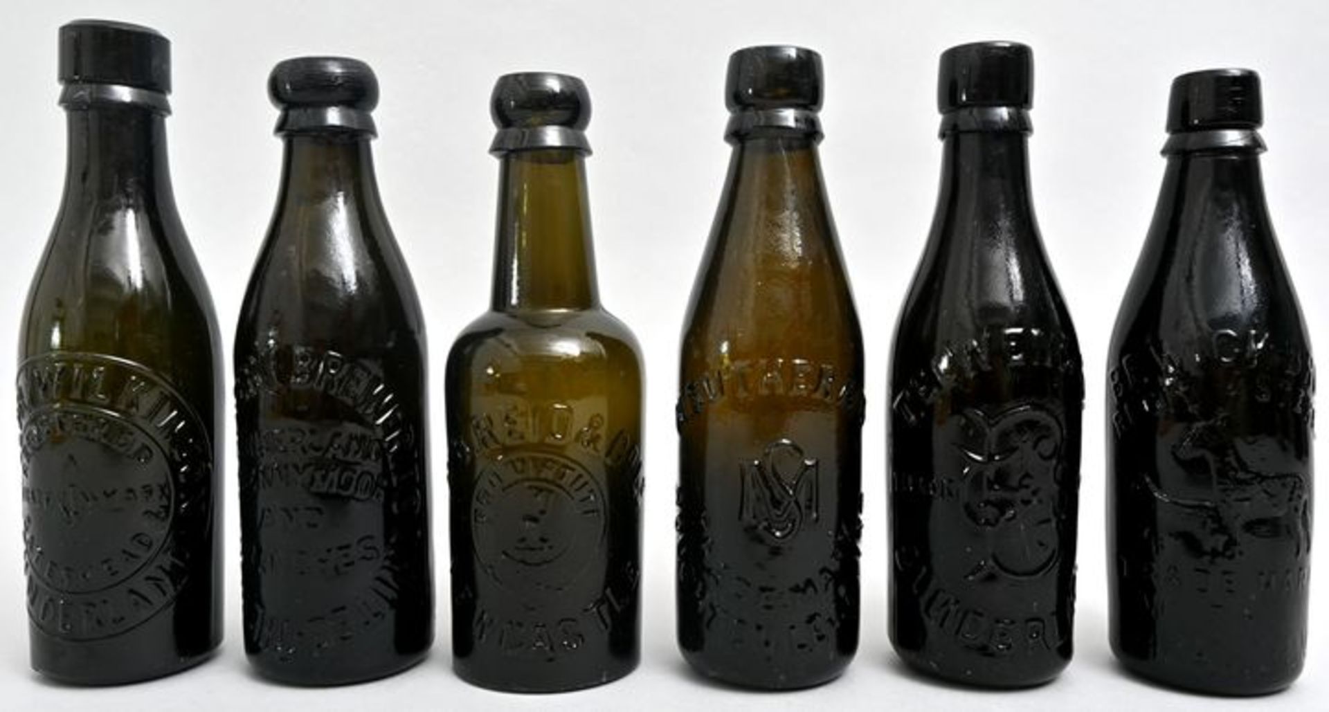 Konvolut von sechs Bierflaschen / Set of six beer bottles