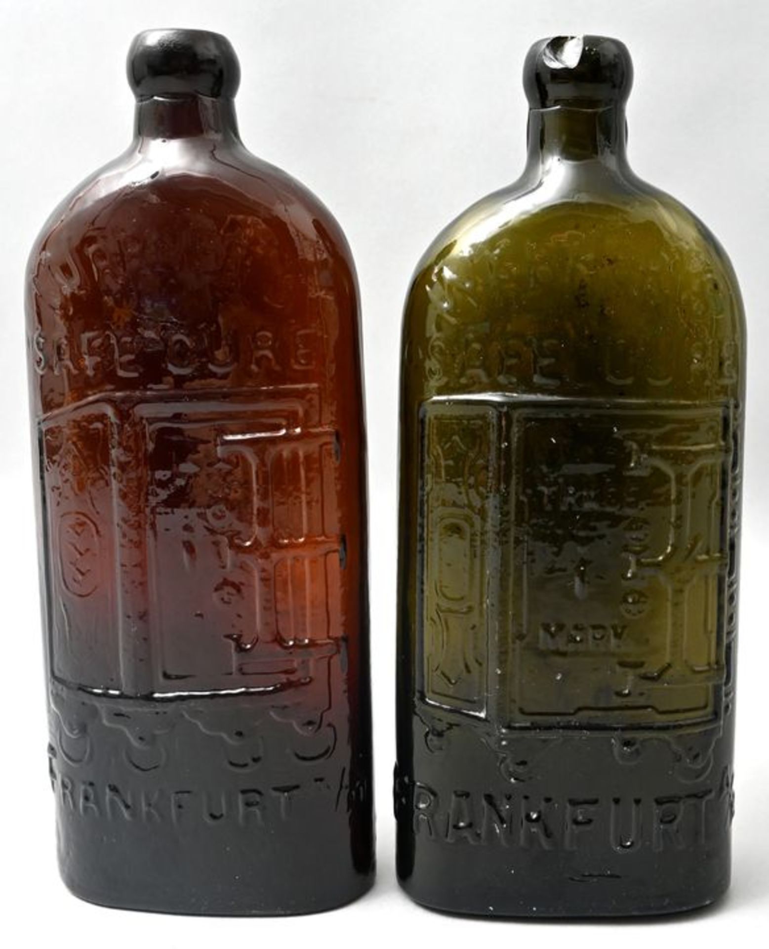 Zwei Medizinflasche / Two Medical bottles