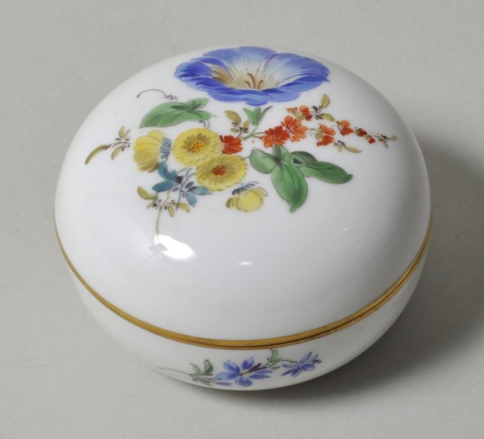 Dose, Meissen, bunte Blume / lidded box