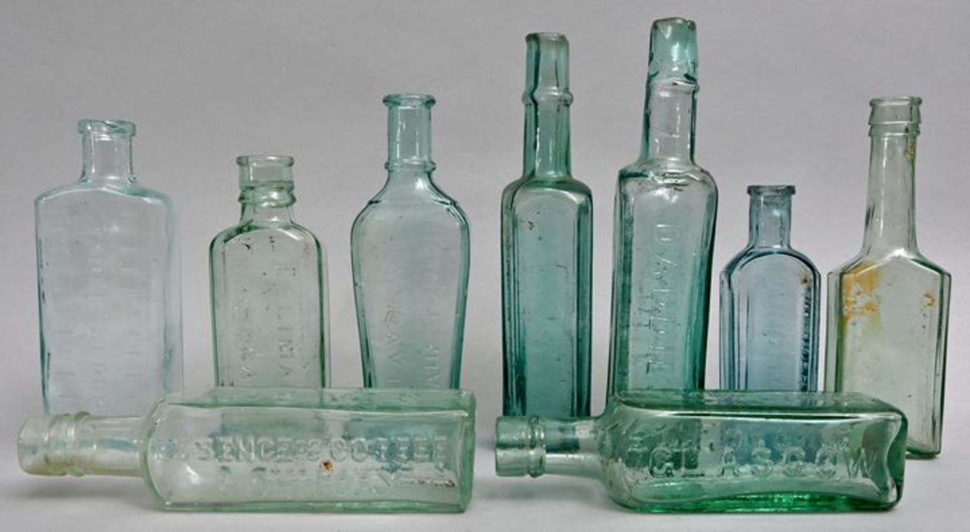 Konvolut von neun Flaschen / Set of nine bottles