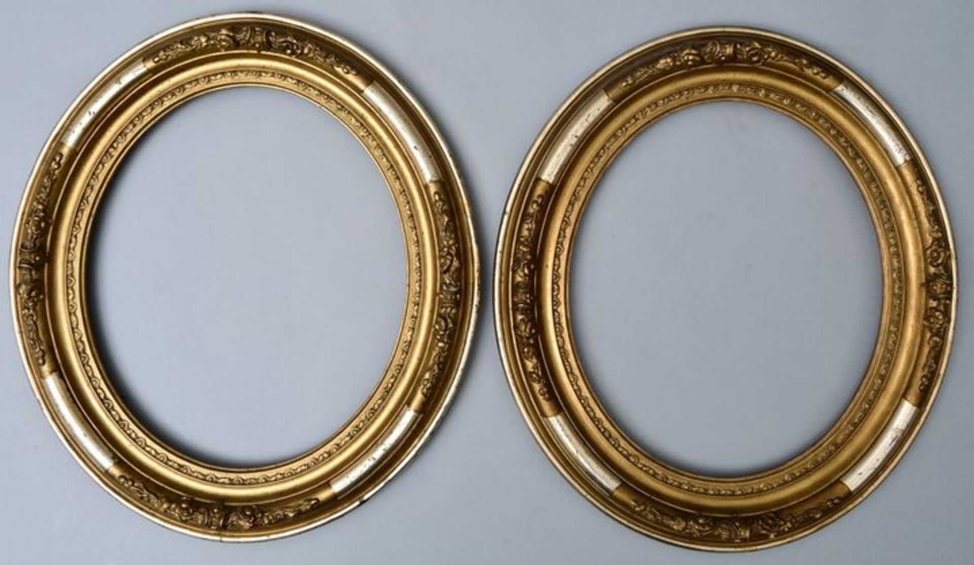 Paar ovale Rahmen / oval frames