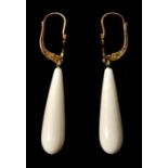 Paar Ohrringe, Elfenbein /earrings