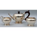 Kernstück, Silber, 3-teilig, England/ tea pot, sugar bowl and creamer