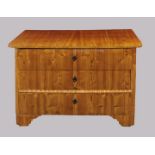 Biedermeier-Kommode/Biedermeier chest of drawers