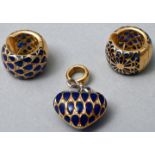 1 Paar Ohrringe, dazu Herzanhänger/ jewellery set