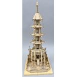 Gr. Pagode, China um 1900 / Ivory pagoda