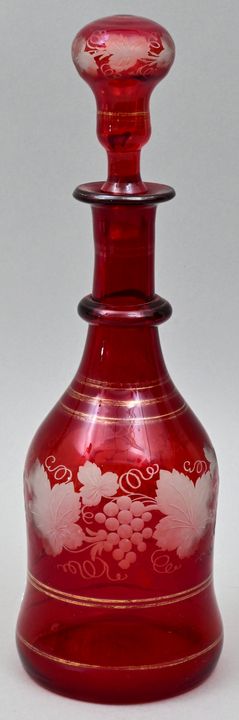 Karaffe roter Überfang / carafe