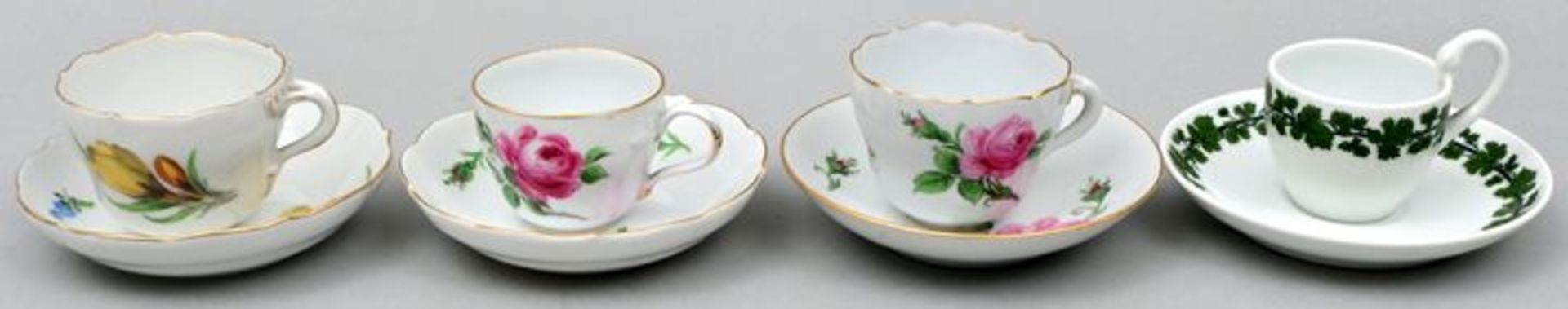 Vier Mokkatassen, Meissen / Four Mocca cups, Meissen