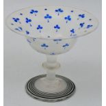 Kleine Fußschale/ Tazza / small glass centerpiece