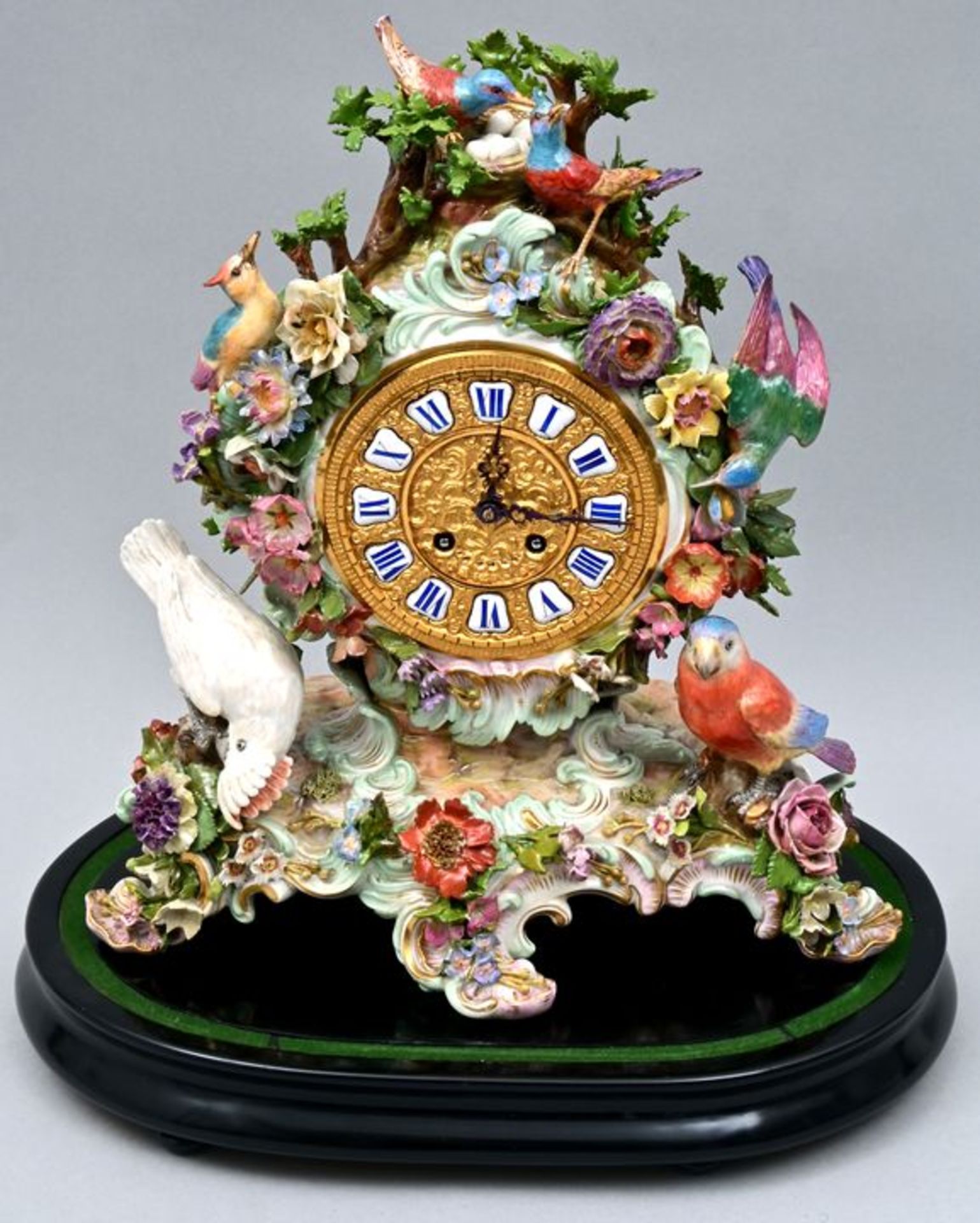 Porzellan Pendule Meissen mit Glasdom / Porcelain pendule, Meissen