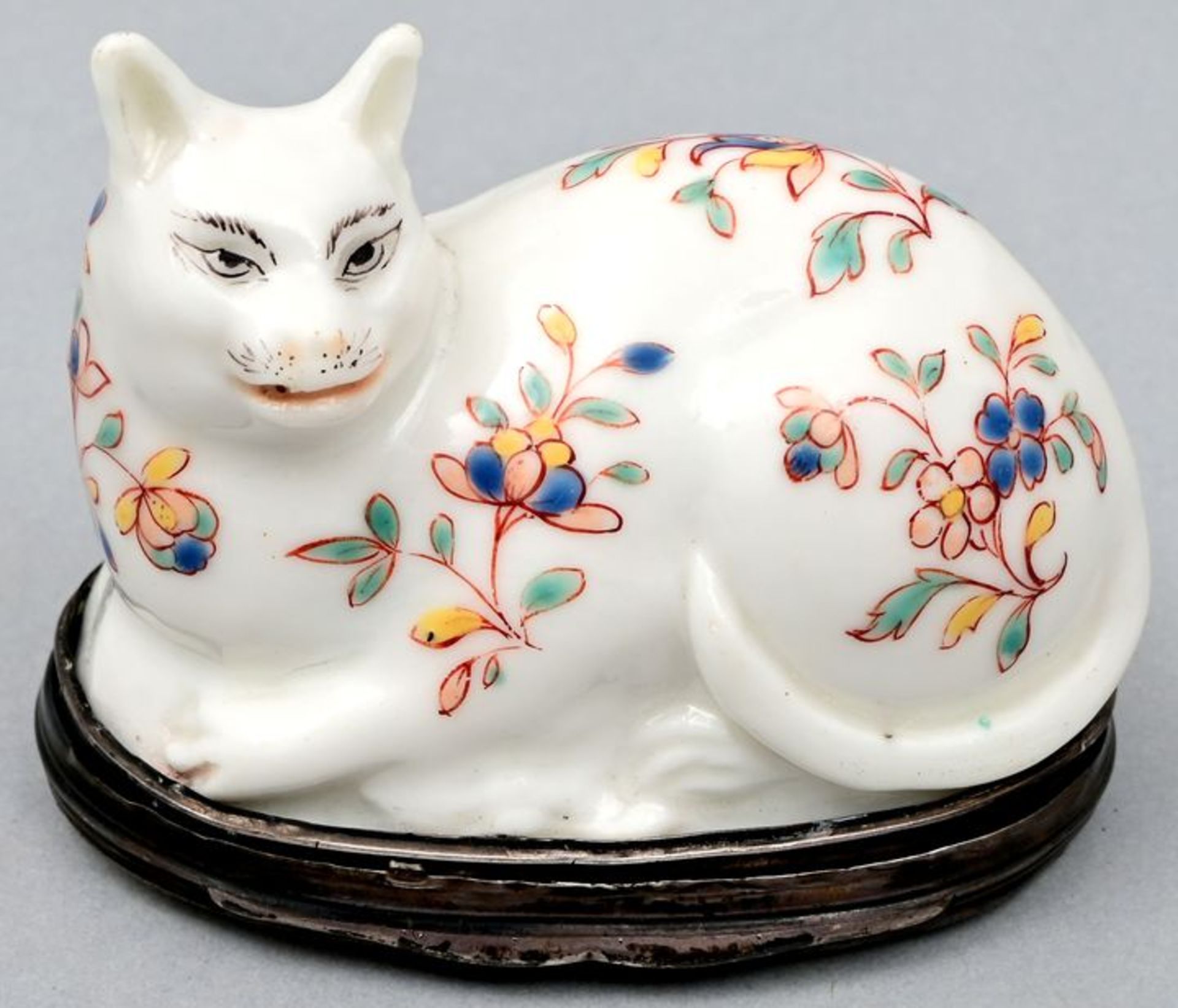 Tabatiere / Porcelain tobacco box