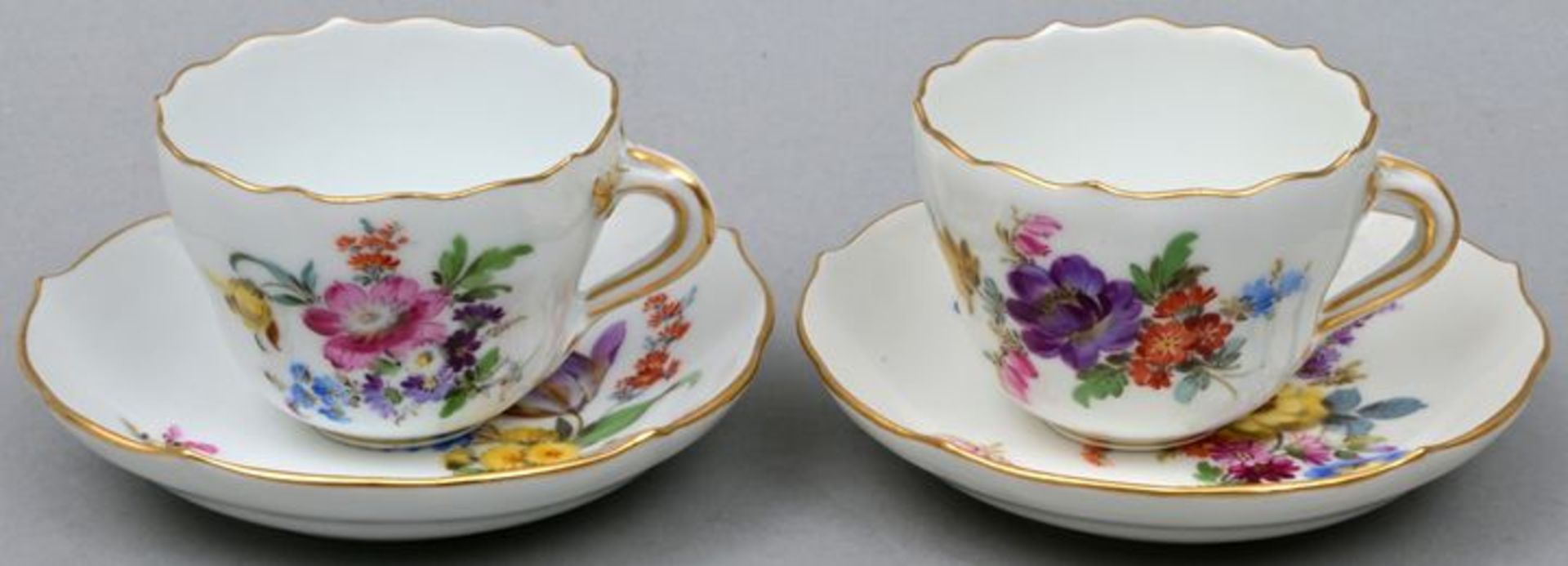 Zwei Mokkatassen mit Untertassen/ set of two mocha cups with saucers