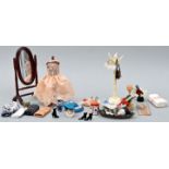 Einrichtung für Puppenschneidergeschäft / Furnishings for dolls' tailor shop