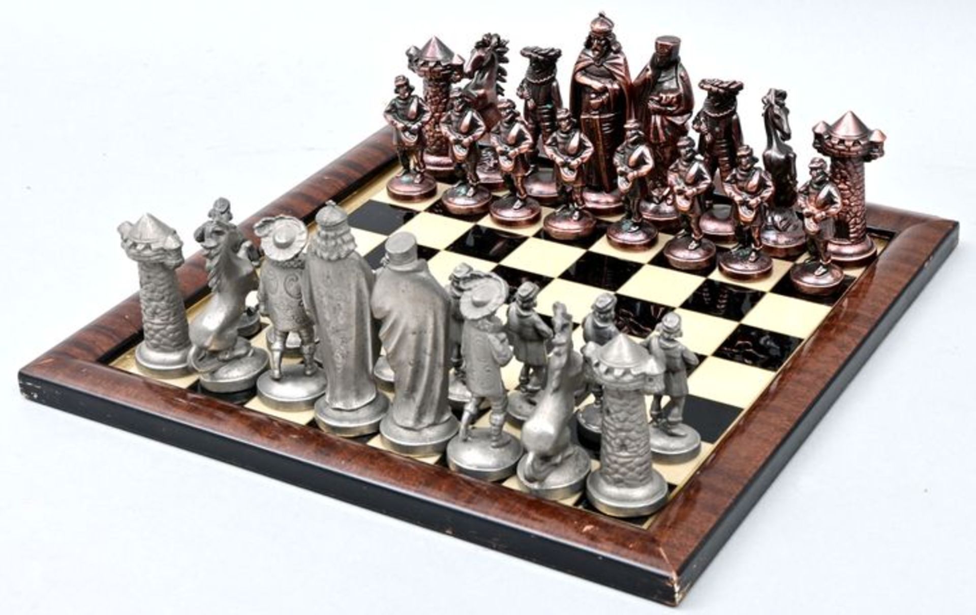 Schachbrett + Figuren (vollstänig) / complete chess figures