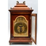 332 Stutzuhr, braun, Holz/ bracket clock