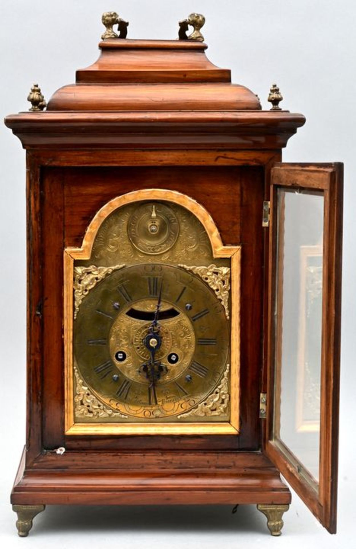 332 Stutzuhr, braun, Holz/ bracket clock