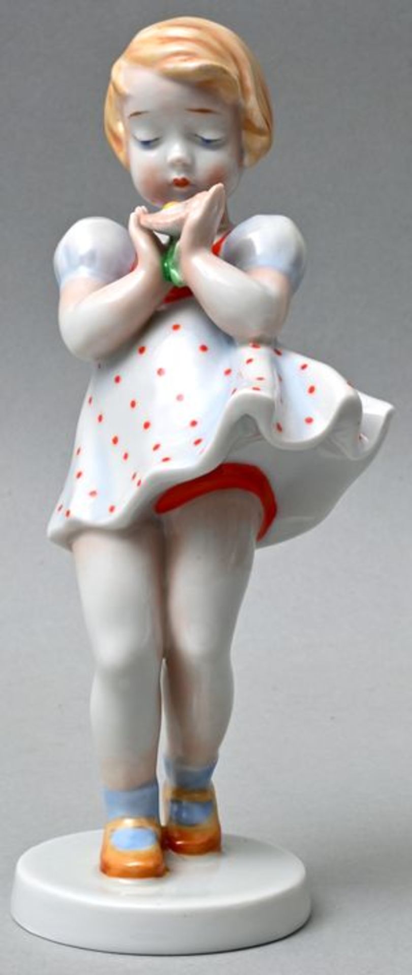 Vertikofigur Mädchen mit Blume / Porcelain figure