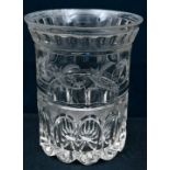 Becherglas im klassizistischen Stil/ glass beaker