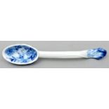 Porzellanlöffel/ Porcelain spoon