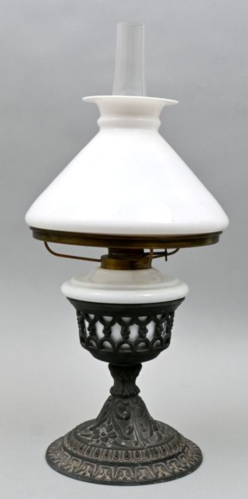 Petroleumlampe / Petroleum lamp