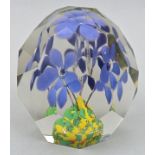 Glasbriefbeschwerer/ glass paperweight