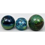 Drei Glasbriefbeschwerer Mdina Glas/ three glass paperweights