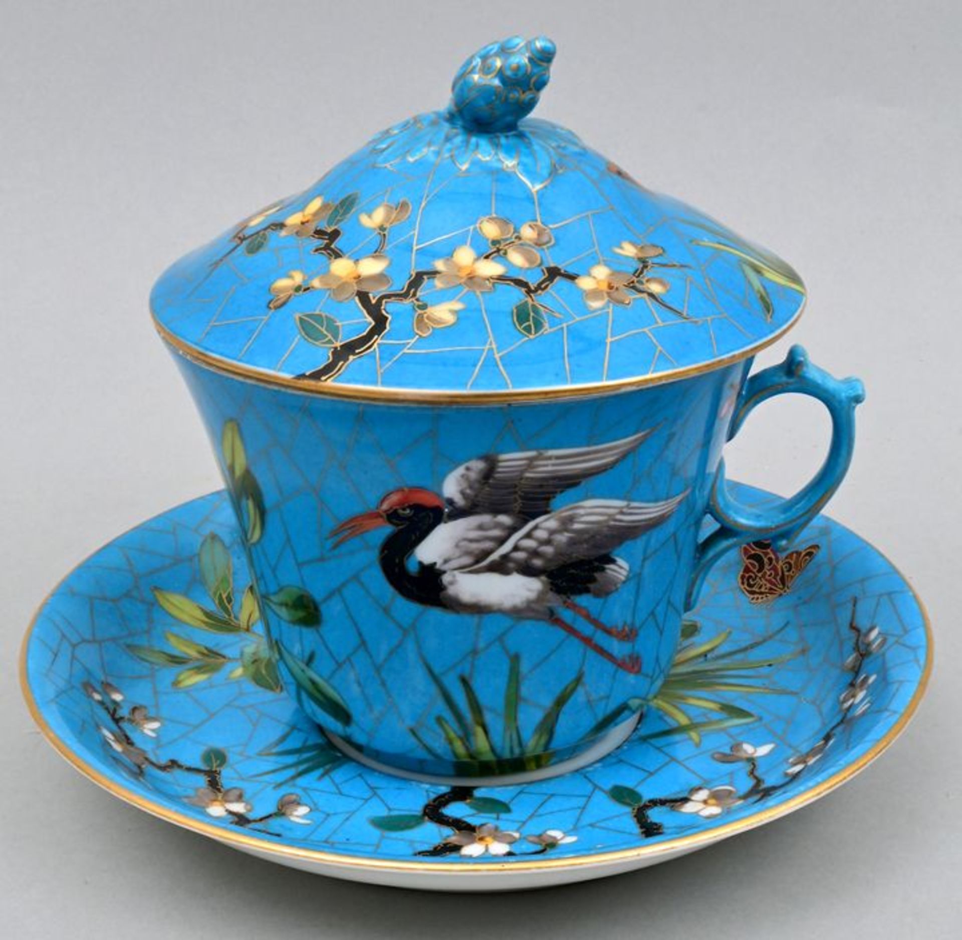 Deckeltasse mit Untertasse / Lidded cup with saucer