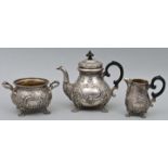 Silber-Kernstück/ tea pot, creamer and sugar bowl